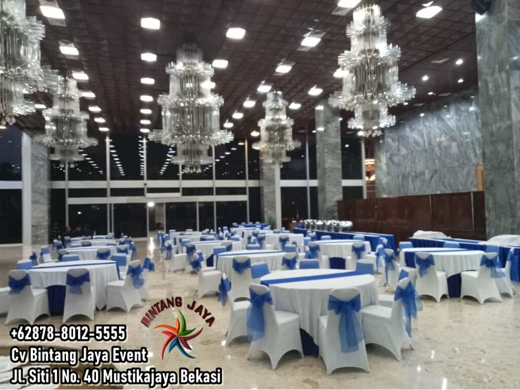 Sewa Round Table Skirting Biru Topping Putih Jakarta