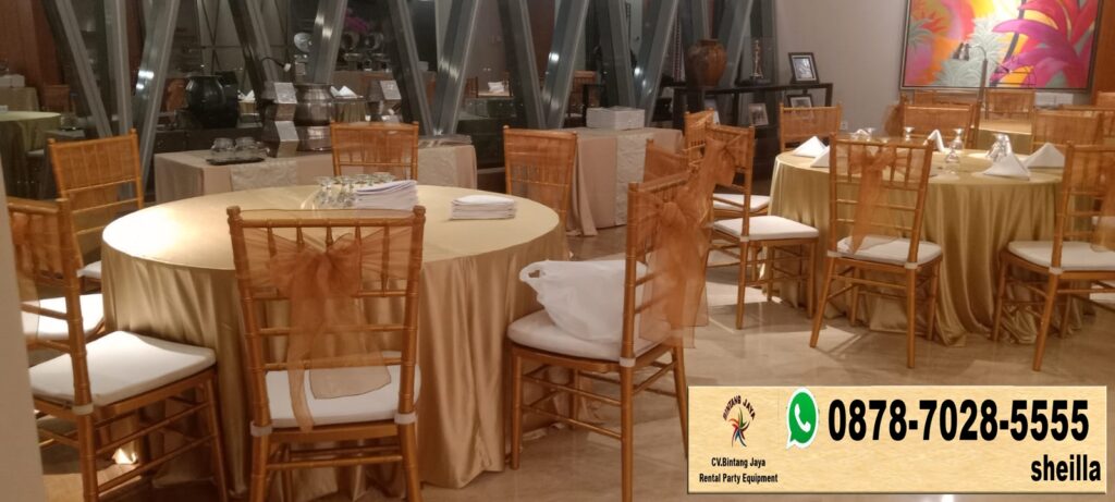 Jasa layanan sewa kursi kayu tiffany gold Bekasi