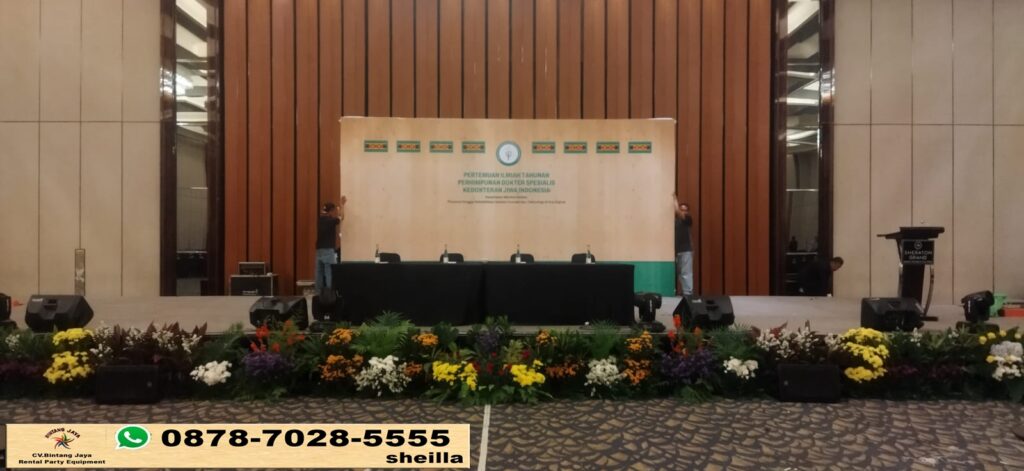 Sewa Podium Kayu Type VIP Jati Ukir Area Jakarta