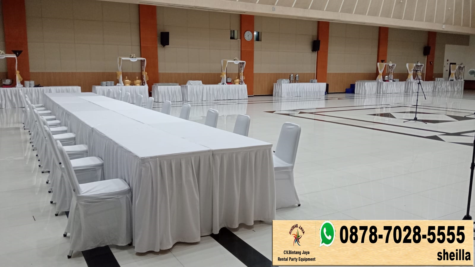 Layanan Sewa Meja Kotak Cover Rumbai Skirting Putih Area Jakarta