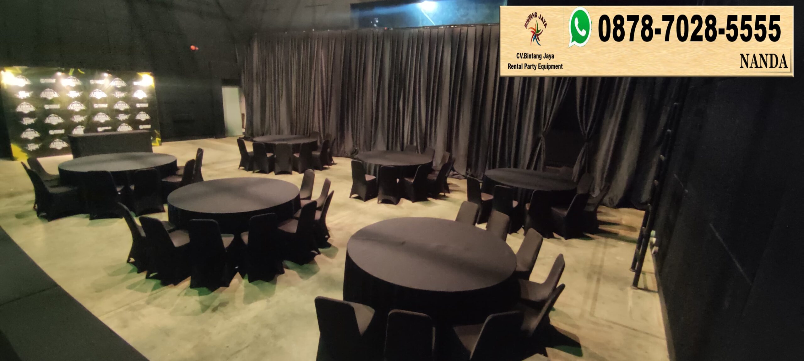 Pusat Sewa Meja Bundar Dan Tirai Hitam Elegant di Jakarta