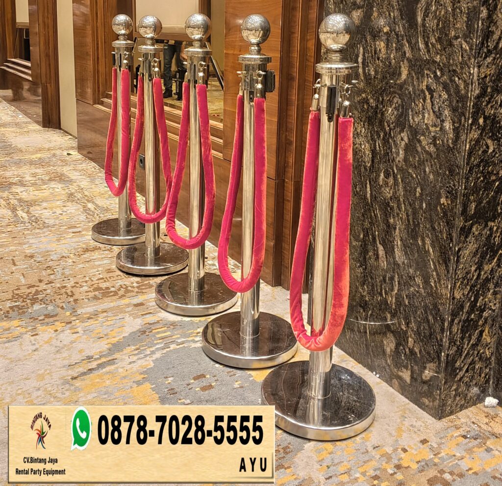 Rental Tiang Antri VIP Tali Bludru Merah di Jakarta