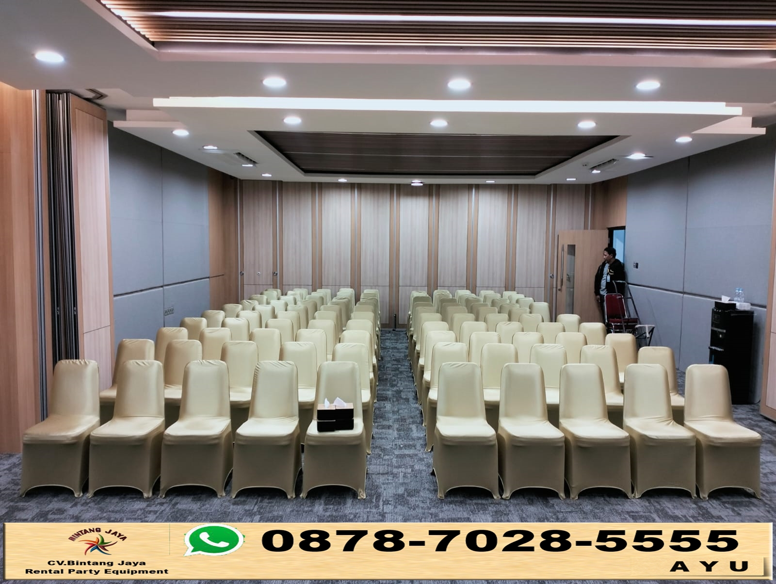 Sewa Kursi Futura Sarung Kursi Gold Ketat di Jakarta