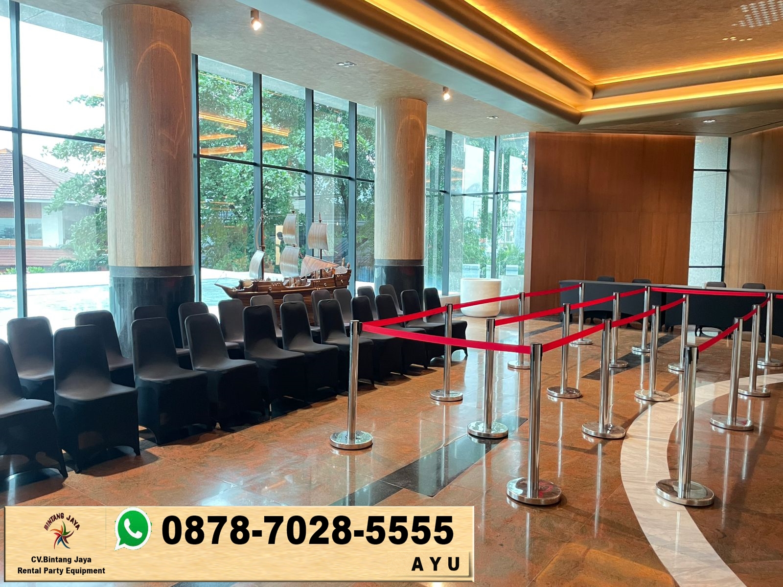 Disewakan Tiang Antrian Set Kursi Futura Hitam Area Jakarta