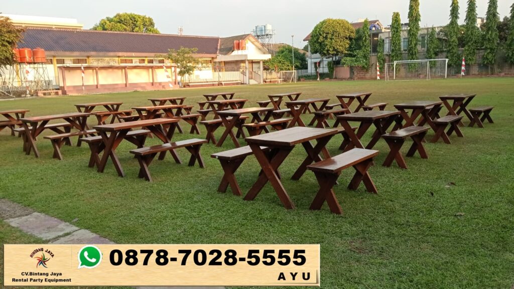 Layanan Sewa 1 Set Meja Dan Kursi Taman Kayu Di Bandung